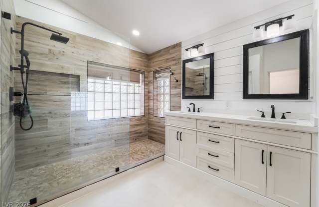 8253 Ruby Mountain Way Gallery 3