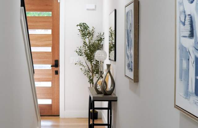 68 Boulevard SE Gallery 3