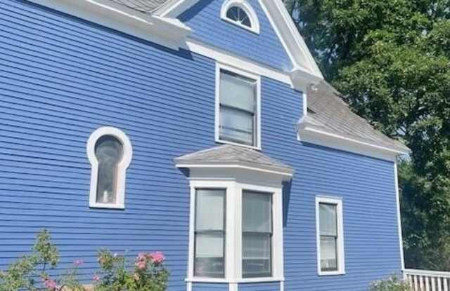 116 W McKay Street - 116 West McKay Street, Saline, MI 48176