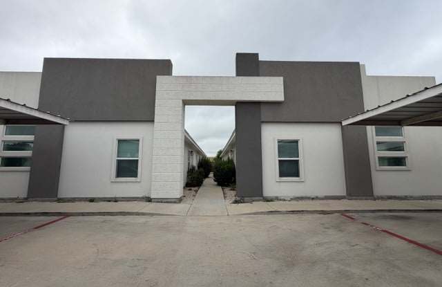 413 East Acacia Street - 2 Gallery 1