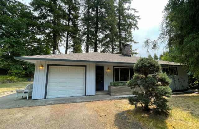 Lovely Lake Oswego Home with Attached Garage, Large Deck photos photos