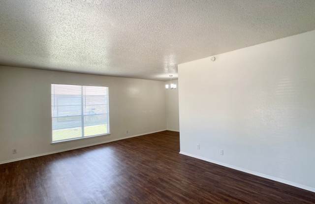 Upgraded 2/1 in South Austin Gallery 4