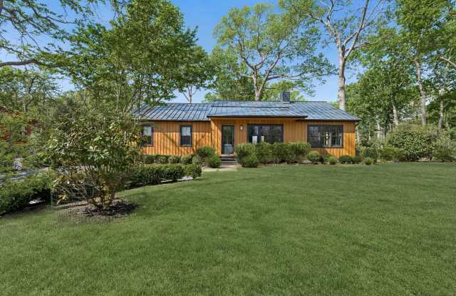 31 NOYAC HARBOR RD photos photos