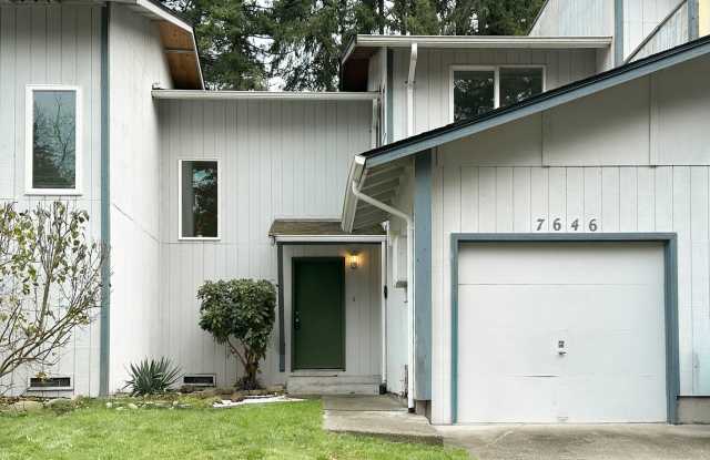 Charming 3-Bed Townhouse in Quiet Neighborhood Across from Park! photos photos