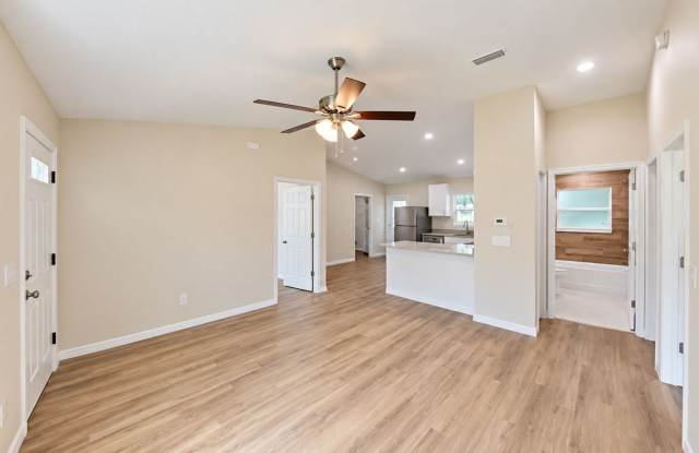Brand New 3 Bedroom, 2 Bath Home – Dunnellon Gallery 3