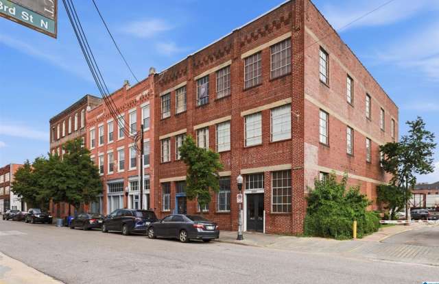 FOR RENT | Historic Downtown Birmingham Loft Gallery 3
