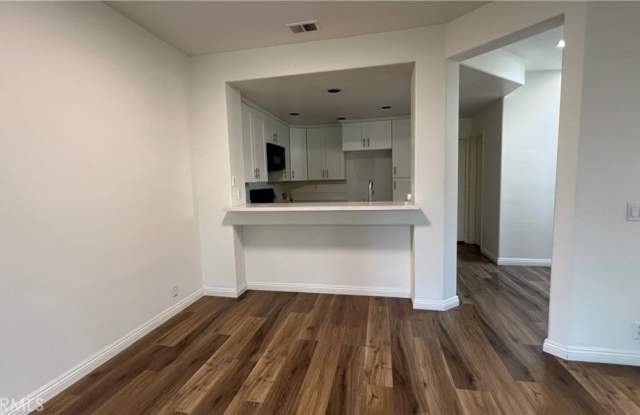 2948 Primrose Lane Gallery 3