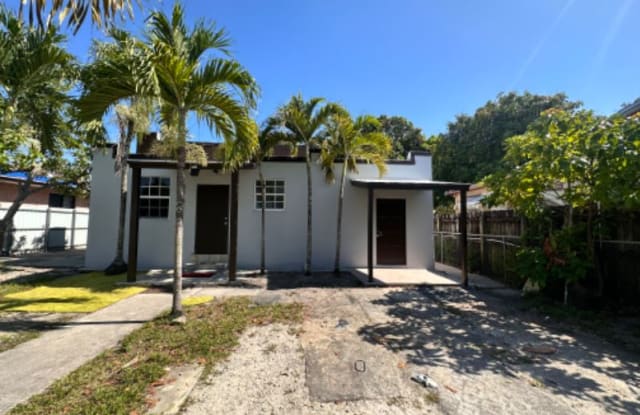 276 E 12 St - 276 East 12th Street, Hialeah, FL 33010