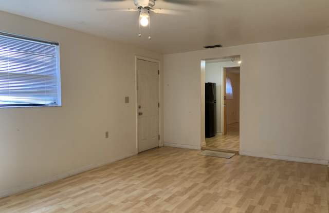 8736 Overlook Dr - 8736 Overlook Drive, Temple Terrace, FL 33617