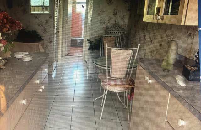 1698 Jefferson Ave photos photos