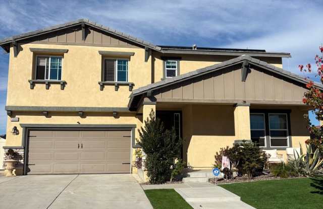 Stunning 5-bedroom, 3.5-bath home photos photos