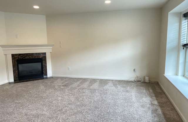 Beautiful Luxury Townhome in Lancaster Gallery 2