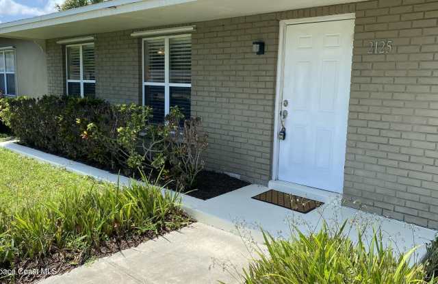 2125 Emerald Court photos photos