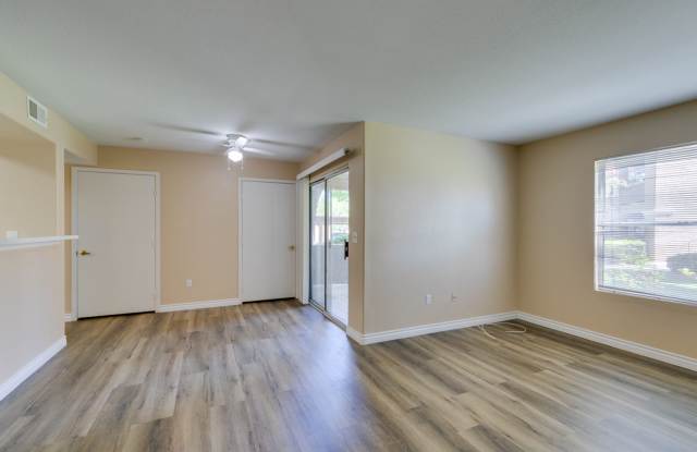 Beautiful 2Bed/2Bath First Floor Condo located in Silverado Ranch Gallery 4