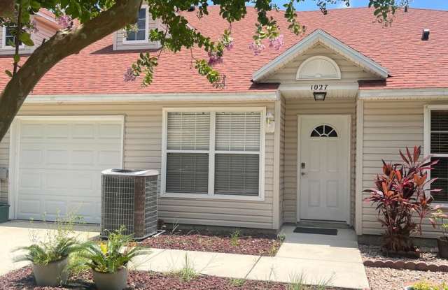3 bed 2 bath Townhome photos photos