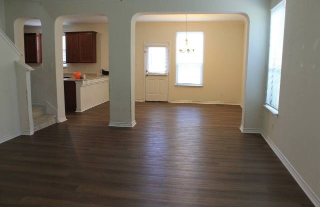 2411 Yaupon Cyn Gallery 2