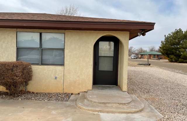 1520 S Ave H - 1520 South Avenue H, Portales, NM 88130