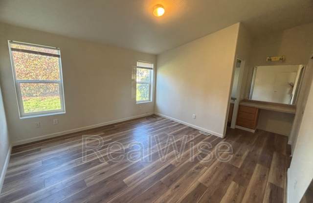 120 Woodland Dr Gallery 4