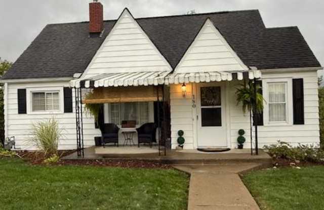 180 Warren Ave photos photos