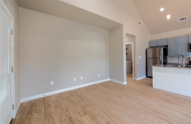 812 Valley Oaks Ln Gallery 4