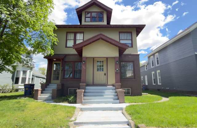 4 Bedroom Duplex - Belknap Hill Area! photos photos