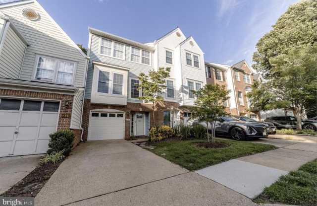 3983 CRESSIDA Place - 3983 Cressida Place, Lake Ridge, VA 22192