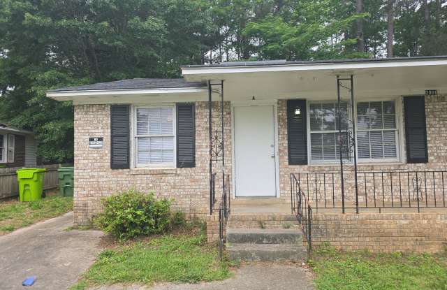 2 bedroom 1 bath duplex off of Broad River Rd photos photos