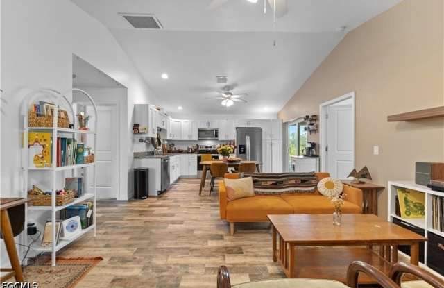 27433 Las Lomas Drive Gallery 3