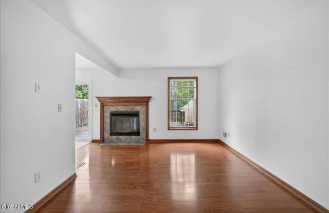 10 Deer Run Drive Gallery 3