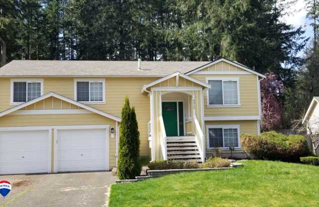 4 bedroom plus den, living room and family room. North Thurston School Disctrict. photos photos