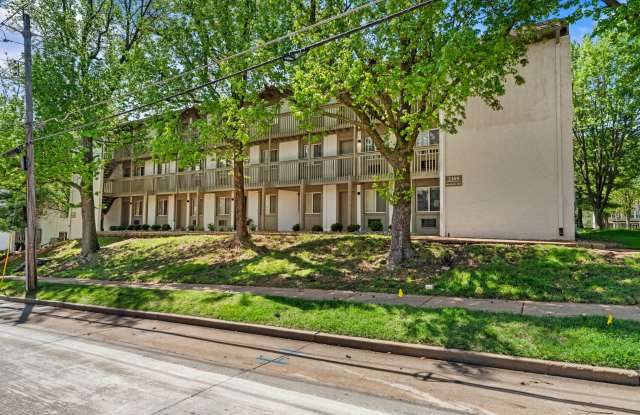 2111 Bellevue Avenue photos photos