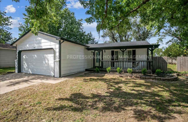 3 bedroom 2 bath Ranch Home in South Wichita! - 5411 South Street Francis Avenue, Wichita, KS 67216