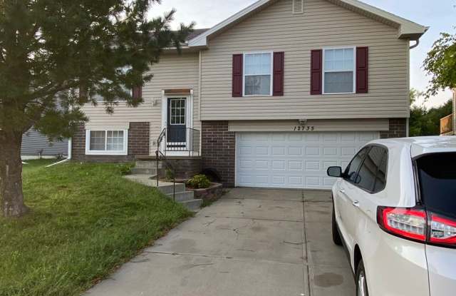 3 Bedroom/ 2 Bathroom $1895 photos photos