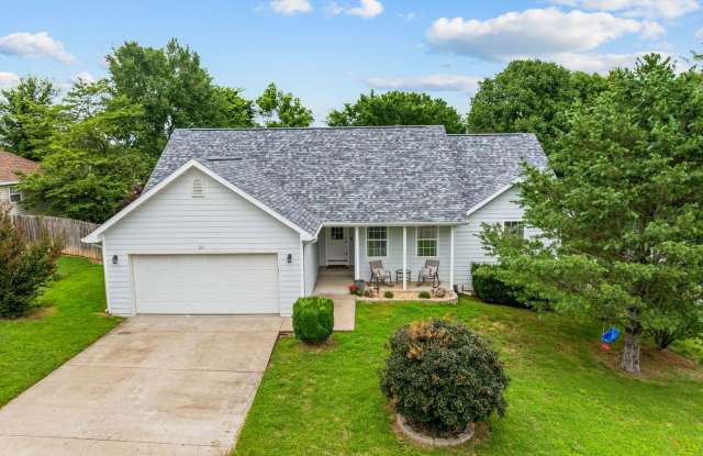Beautifully Updated 3-Bedroom Home with 2 Baths 2 Car Garage with fenced yard Gallery 3