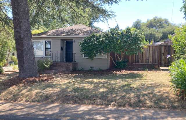 Beautiful Home Walking Distance To Town and Parks photos photos