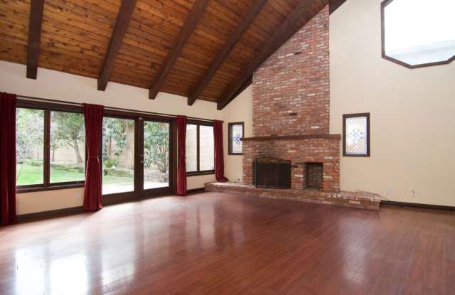 Charming Craftsman Home for Rent in Costa Mesa photos photos