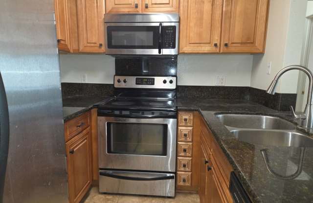 Highly desirable Vicenza 2 bedroom 2 baths Gallery 1