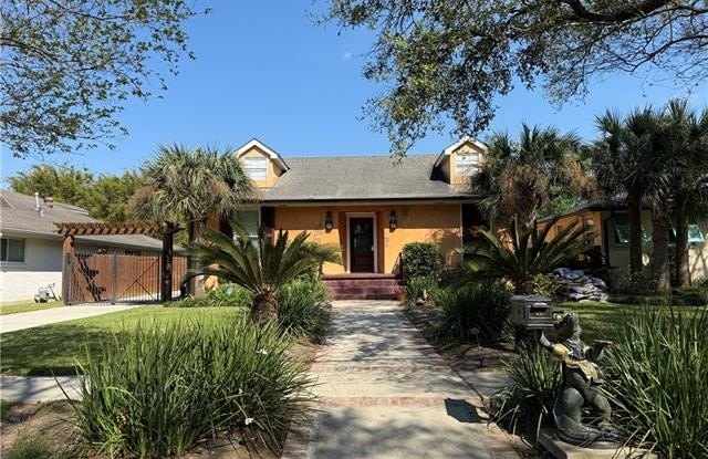 5141 CHAMBERLAIN Drive photos photos