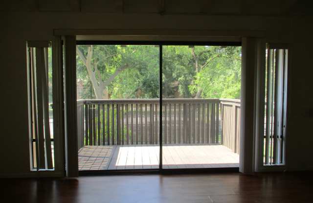 702 WOODSIDE LANE E #10 photos photos