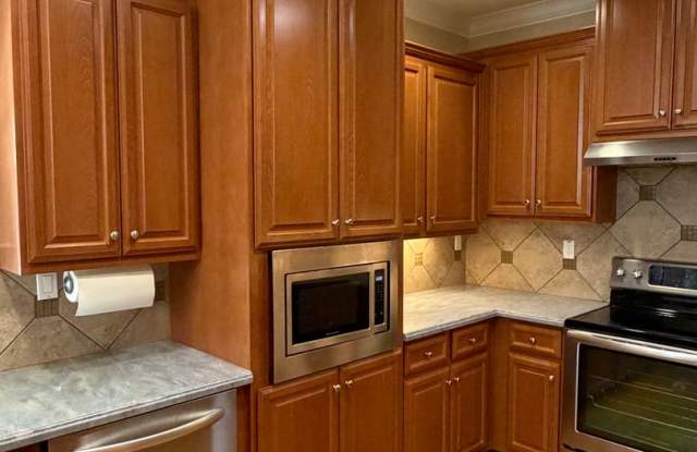 GORGEOUS 2 BEDROOM IN ESKATON VILLAGE ROSEVILLE - 55+ ONLY!! Gallery 4