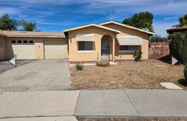 Cozy Two Bedroom One Bathroom Home in Hemet 55+ Community photos photos