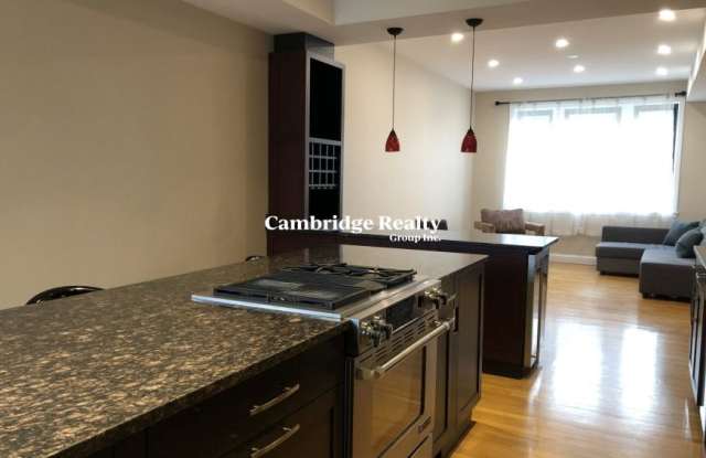 2021 Commonwealth Ave. photos photos