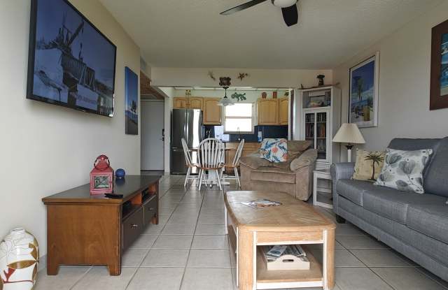 200 Wrenn Street photos photos