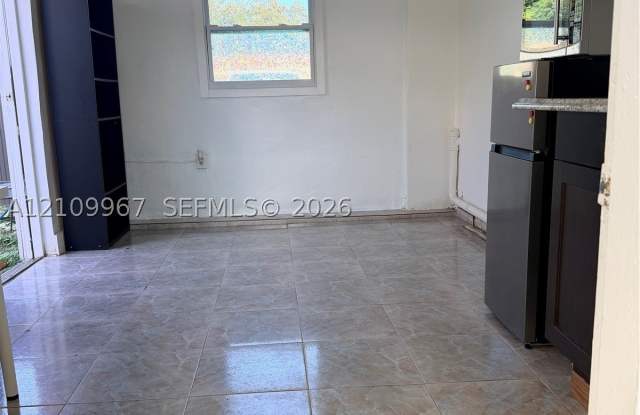 10800 NW 22nd Ct Gallery 2