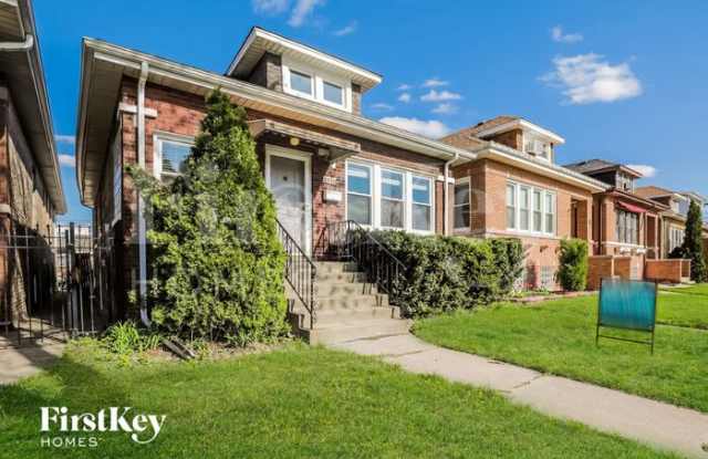 2831 North Kostner Avenue photos photos