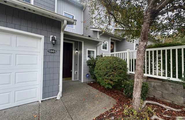 Tucked Away Two Bedroom In A Gated Community! Gallery 3