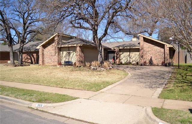 303 Springridge Lane - 303 Springridge Lane, Euless, TX 76039