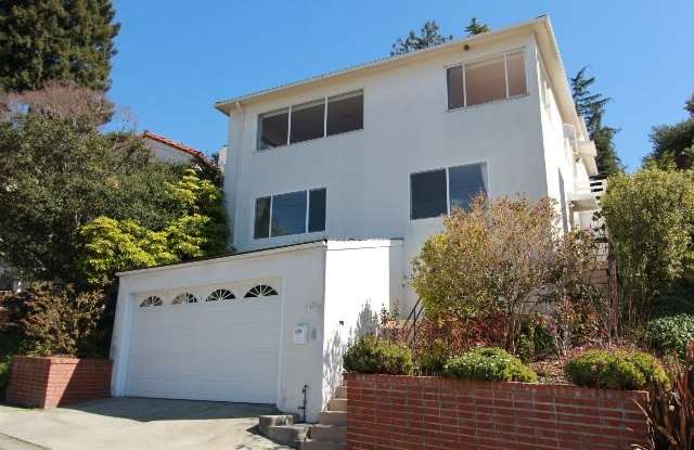 4 Bedroom Mid-Century Oakmore Property With View of Bay photos photos 4 Bedroom Mid-Century Oakmore Property With View of Bay photos photos