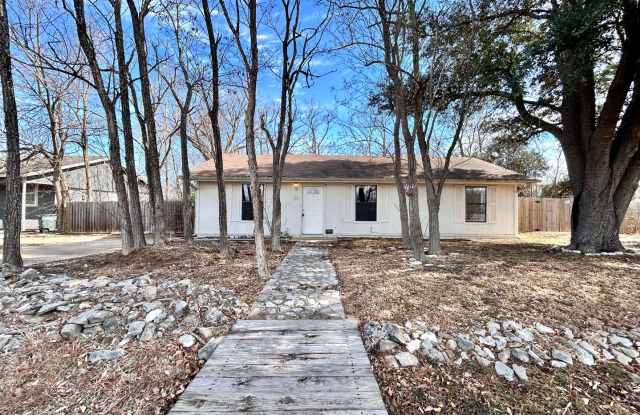 Cute  Cozy 3BR Home with Massive Yard—Great Location! photos photos