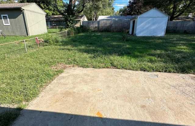 4 bedrooms 1 Full bathroom. The house is very spacious living room, dining room and full kitchen includes the appliances fridge and stove. The house is section 8 ready. If you have any questions or concern text/call Liza  at 816-622-8634. Gallery 4
